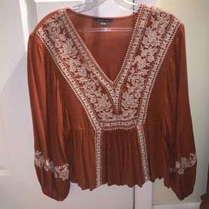 American Eagle Vneck Long Sleeve Shirt